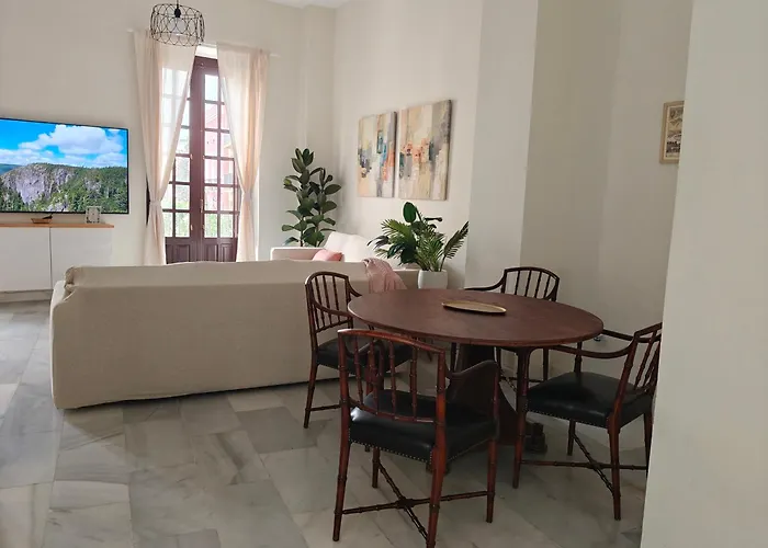 Charming Bright Apartment With Balconies On Cuesta Del Rosario
